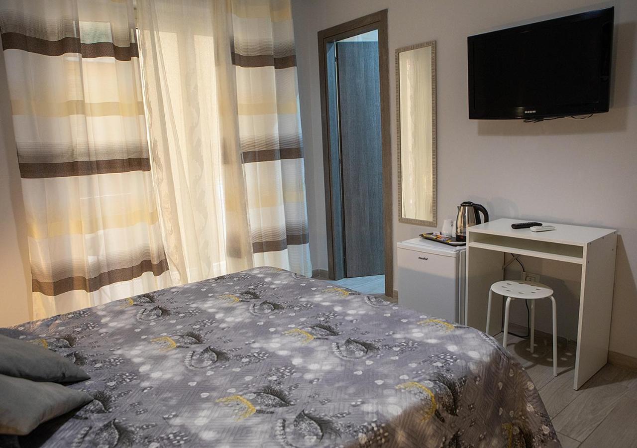 Zuroli Suite Неаполь Экстерьер фото